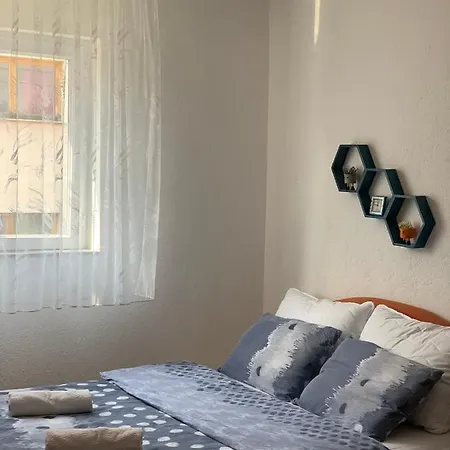 Apartment Easy