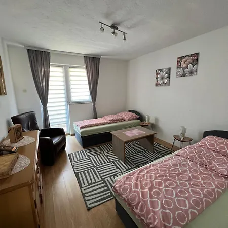 Easy Apartment *