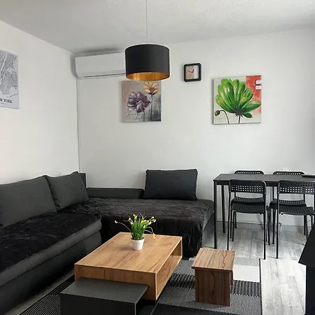 Easy Apartment
